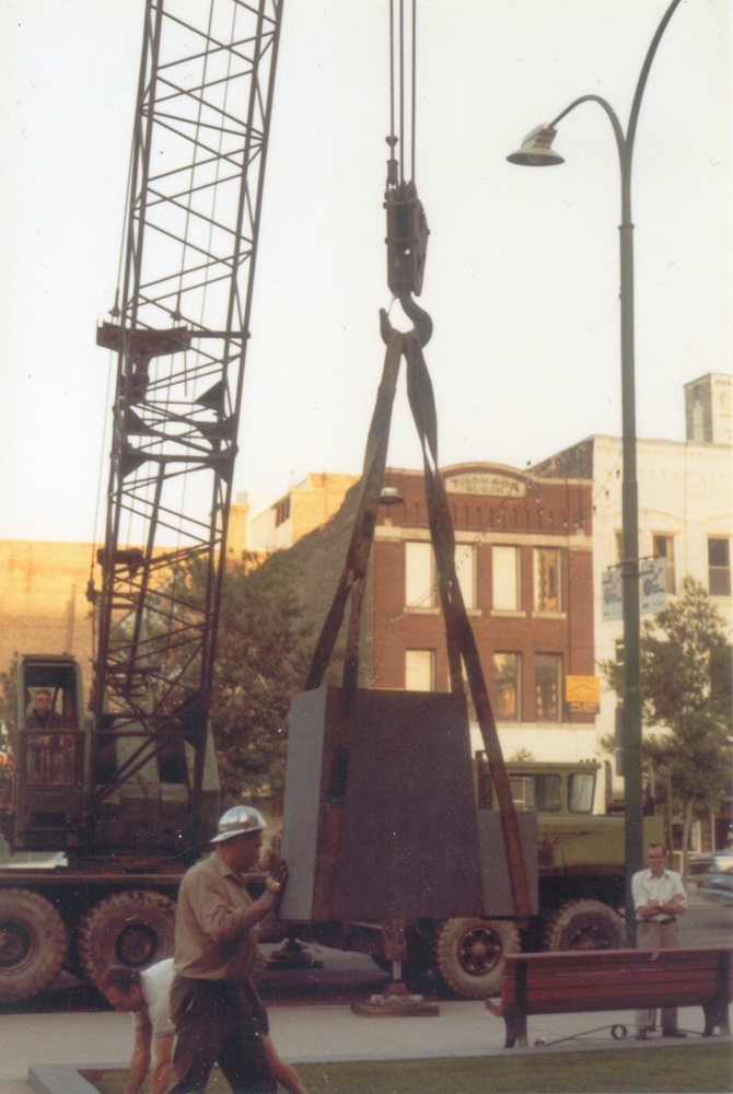 monument10-crane moving stones.335.jpg